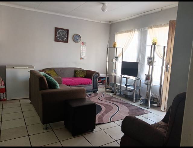 2 BEDROOM SECTIONAL TITLE FOR SALE IN VISTA PARK
